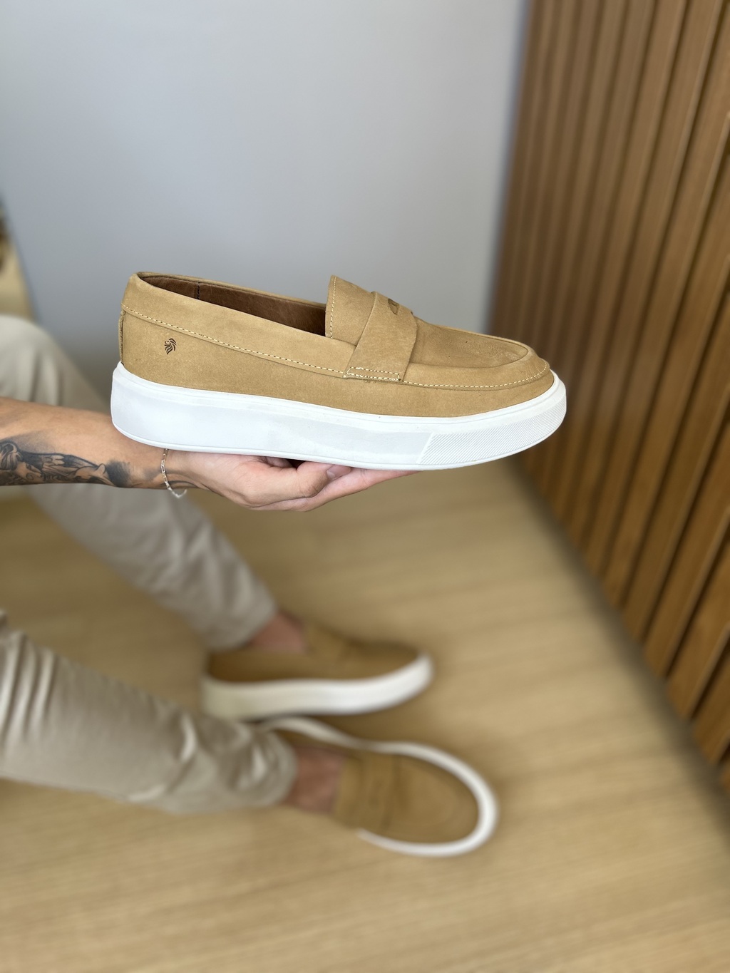 Sapato Mocassim Loafer Dallas Bege 16443 - Conquest - Kamarim Patos