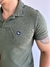 Camiseta Gola Polo Verde Militar Logo Emborrachada - Acostamento - Kamarim Patos