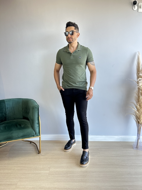 Camiseta Gola Polo Verde Militar Logo Emborrachada - Acostamento - loja online