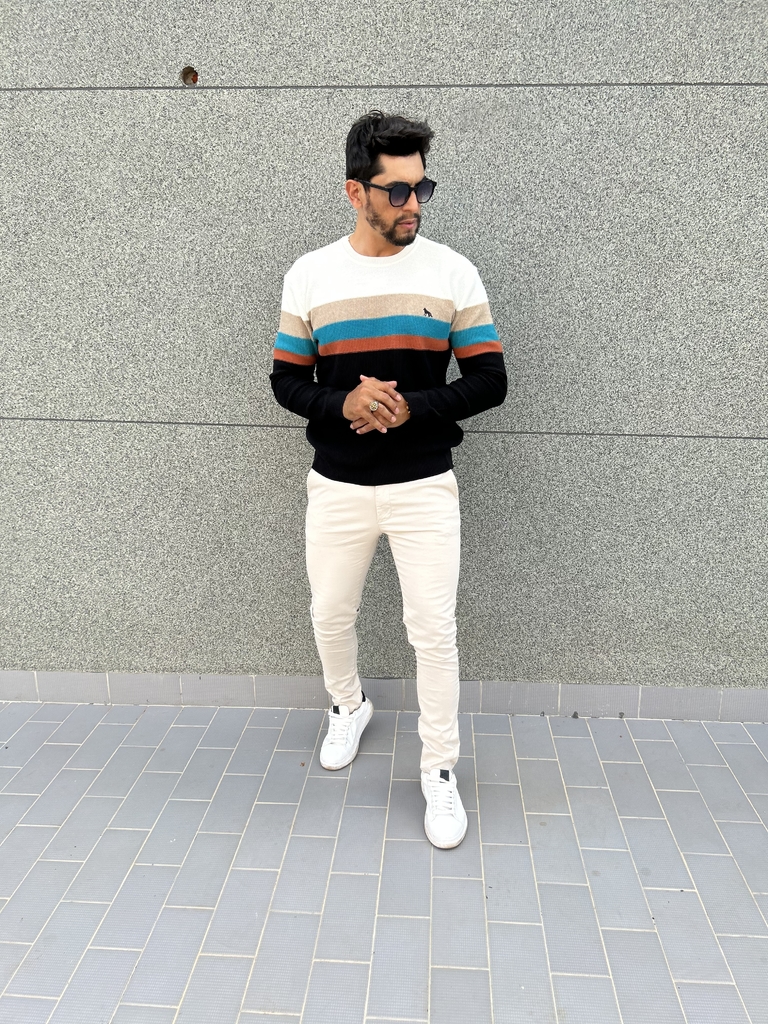 Suéter Tricot Preto Listrado Gola Careca - Acostamento