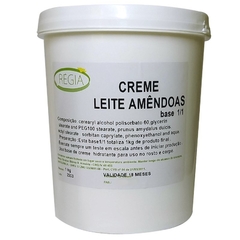 Base Vegetal Creme Hidratante Leite de Amendoas 1:1 Regia Bothanic 1Kg - Ref 77840