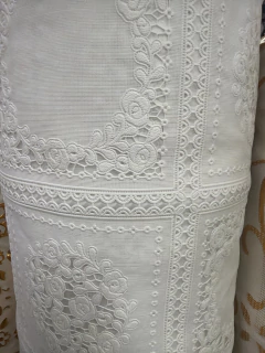 Imagen de Hule broderie mantel
