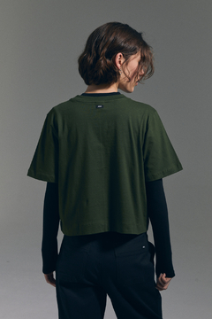 Remera Cuadrada Verde Militar - ABC Not Found