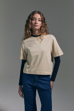 Remera Cuadrada Beige en internet