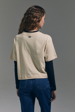 Remera Cuadrada Beige - ABC Not Found