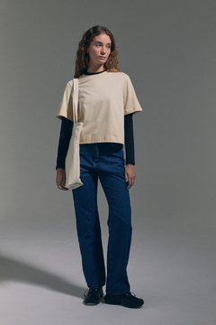 Remera Cuadrada Beige - comprar online