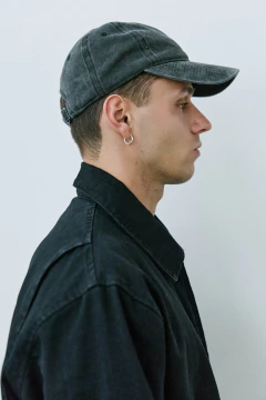 Gorra Negra Gastada en internet