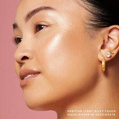 Rare Beauty Positive Light Silky Touch Highlighter - comprar online