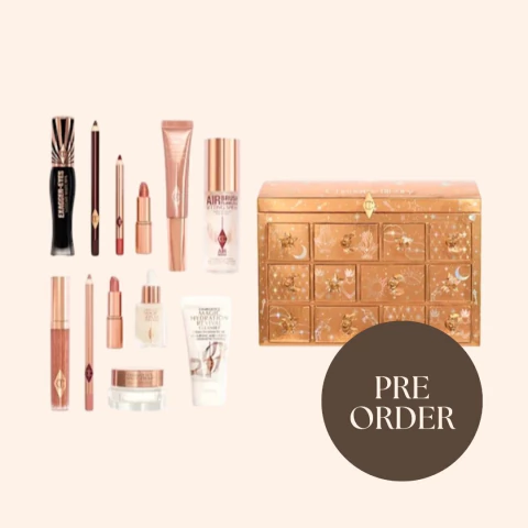 Charlotte Tilbury | PRE ORDER - Charlotte's Beauty Treasure Chest - comprar online