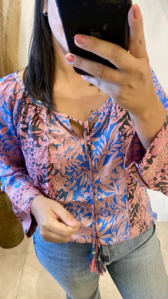 Blusa Avni en internet