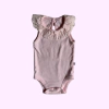 Body sin mangas de algodón rosa con cuello de brodery BabyCottons - 0-3M