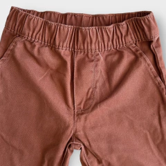 Pantalón marrón de gabardina con cintura elastica Carter´s *NUEVO* - 12M - tienda online