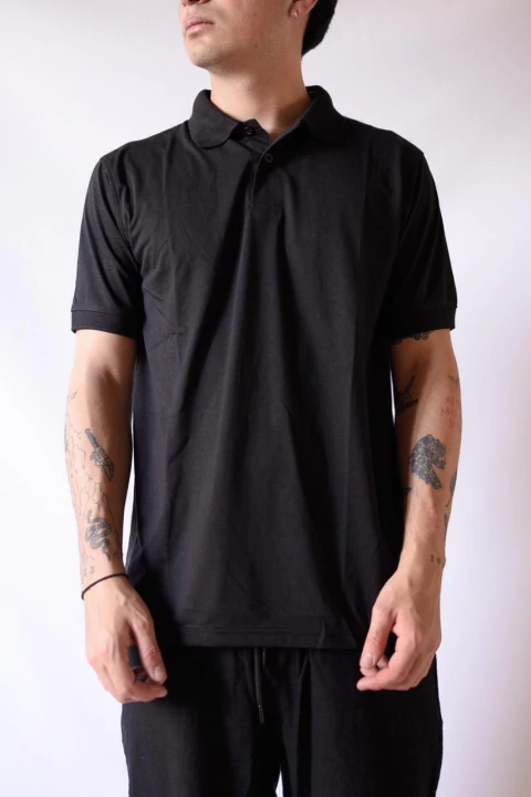 CHOMBA VICTORY IMPORTADA NEGRA