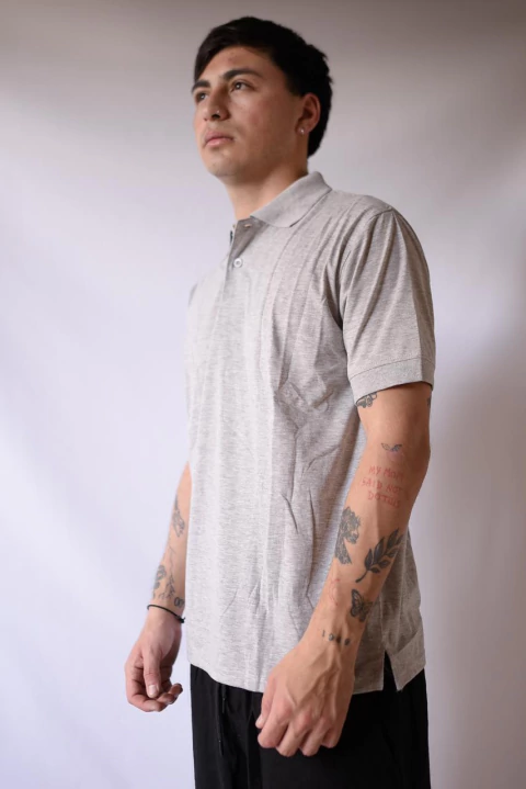 CHOMBA VICTORY IMPORTADA GRIS