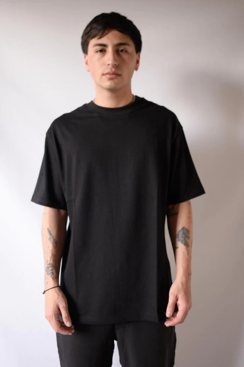 REMERA BASICA REGULAR LONZO NEGRA