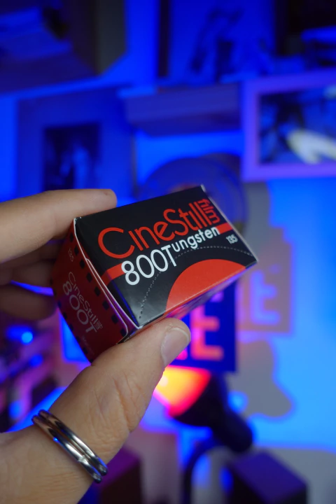 CINESTILL 800T – PELÍCULA COLOR DE 36 EXPOSICIONES