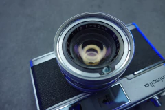 Minolta Hi-Matic 7 + Rokkor 45mm f1,8 en internet