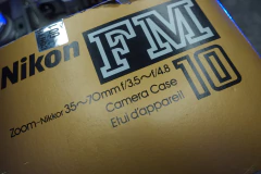 Nikon FM10 con Nikkor 35-70mm f3,5-4,8 en caja original - comprar online