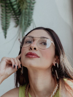 Armação Lizzie - Dourado na internet