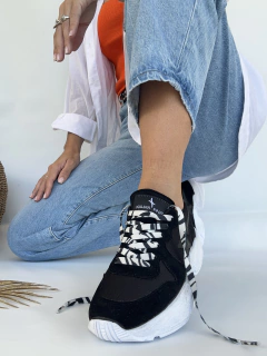 Imagen de BOLOGNA NEGRO CEBRA