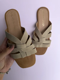 ADELAIDA BEIGE en internet