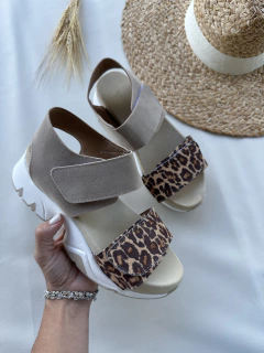 MENTON ANIMAL BEIGE - comprar online