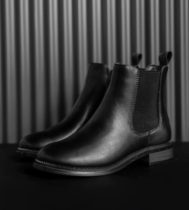 Bota Pepper negra de Urban Cow — imagen 2