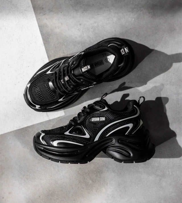 Zapatilla akron total black — imagen 2