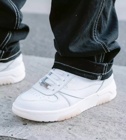 ZAPATILLA CUERO BLANCA