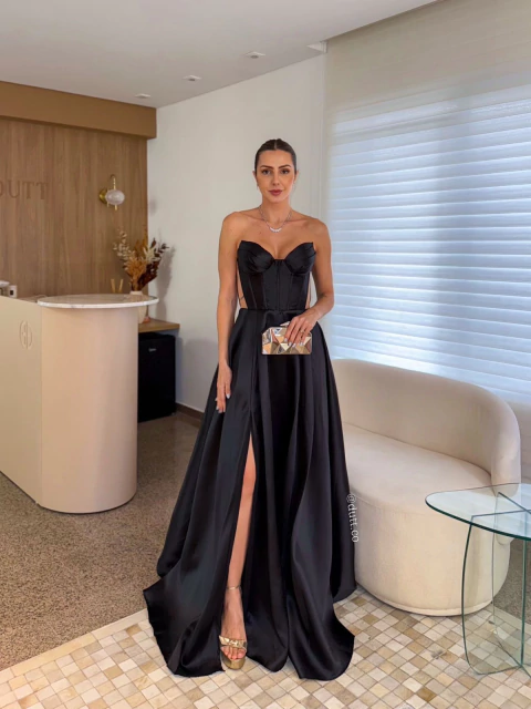 Vestido Marcy tule lateral busto corset drapeado ponta preto