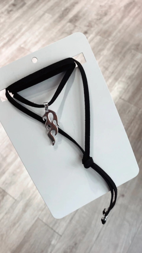 Collar Flames Negro - comprar online