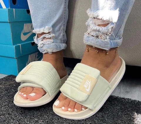CHINELO SLIDE NIKE