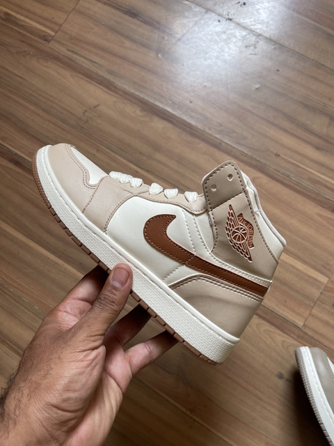 AIR JORDAN MID