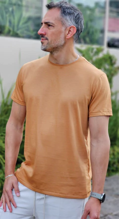 Remera Basica Algodon Pima Peruano camel