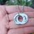 DIJE DOBLE ARO CON GRABADO (NO INCLUYE CADENA) en internet