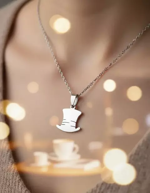 COLLAR SOMBRERERO LOCO DE ALICIA EN EL PAÍS DE LAS MARAVILLAS - comprar online