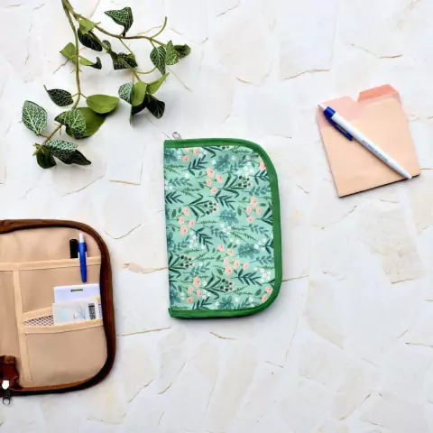 Porta pasaporte estampado - comprar online