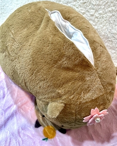 Peluche Con Manta Dentro Capybara Florcita Rosa en internet