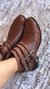 Bota 3 Fivelas Baixa COURO VEGAN LISO - Caramelo - HELEVE VEGAN SHOES