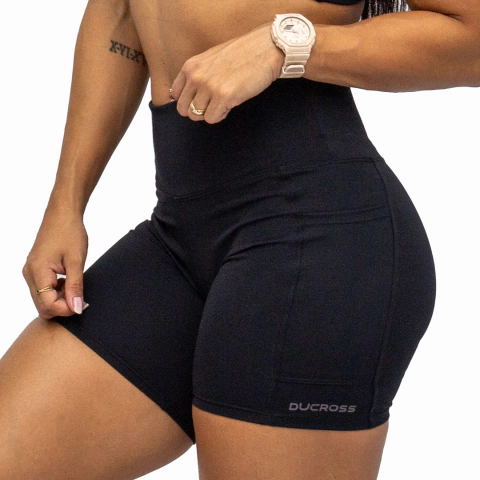 Shorts Médio com Bolsos Preto