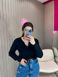 Imagem do Cropped polo TRICOT modal importado (preta)