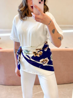 Lenço cetim 90x90 (azul marinho estampado) - comprar online