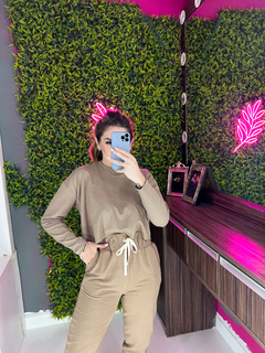 Cropped Bru molecotton manga longa (caqui)