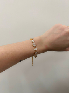 Pulseira mini florzinhas vanncleef (inspiração) (DOURADO)