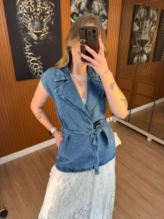 colete iolanda jeans ALONGADO lavagem media - comprar online