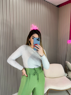 Blusa/cropped cacharrel segunda pele tricot modal premium (gelo) na internet