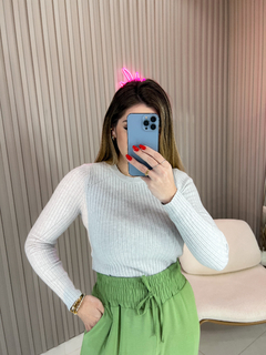 Blusa/cropped cacharrel segunda pele tricot modal premium (gelo) - loja online
