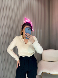 Cropped polo TRICOT modal importado (nude) na internet