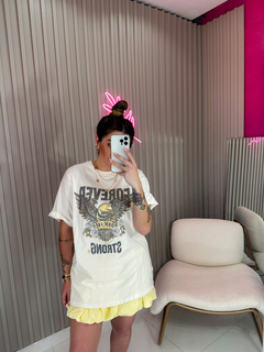 T shirt aguia forever oversize (off white) na internet