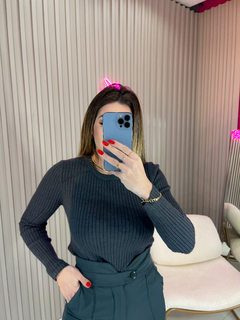 Blusa/cropped cacharrel segunda pele tricot modal premium (chumbo) - comprar online
